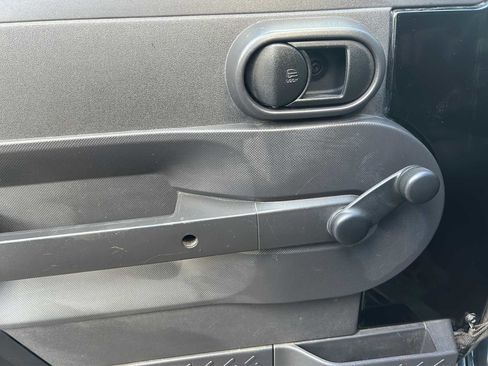 Used 2009 Jeep Wrangler X image 9