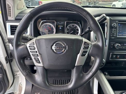 Used 2018 Nissan Titan PRO-4X w/ Pro-4x Convenience Package AWD/4WD image 58