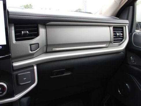 Used 2024 Ford Expedition XLT AWD/4WD image 22
