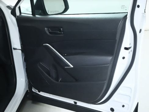 Certified 2023 Toyota Corolla Cross LE AWD/4WD image 31