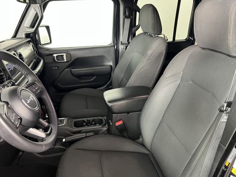 Used 2023 Jeep Wrangler Unlimited image 16
