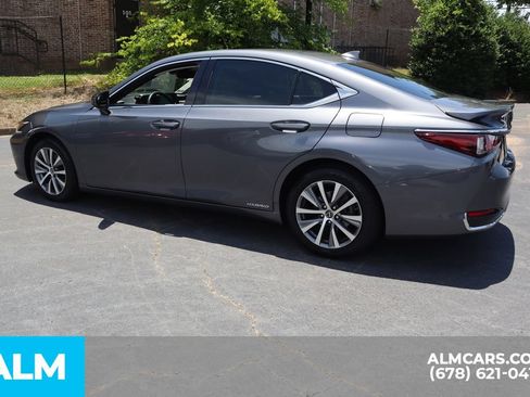 Used 2020 Lexus ES 300h w/ Premium Package FWD image 8