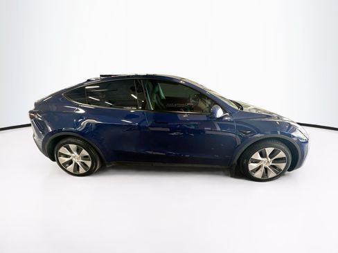 Used 2021 Tesla Model Y Long Range AWD/4WD image 10