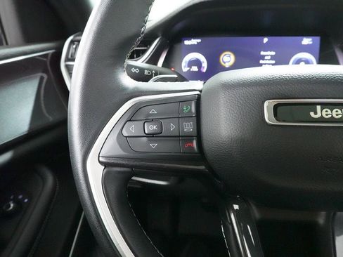 Used 2022 Jeep Grand Cherokee Altitude image 12