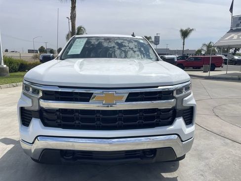 Used 2025 Chevrolet Silverado 1500 LT AWD/4WD image 3