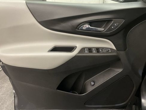 Used 2022 Chevrolet Equinox LT FWD image 15