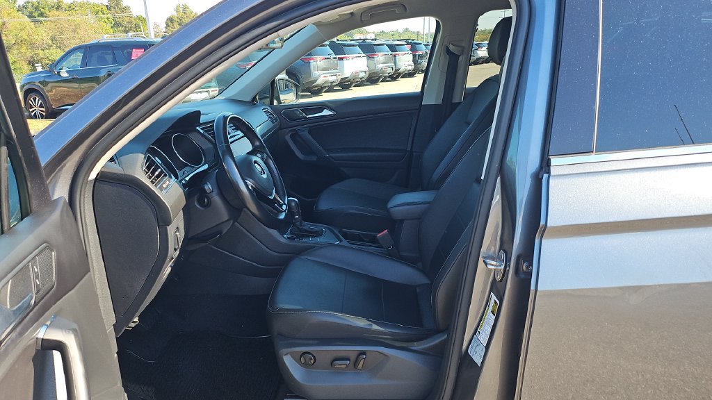 Used 2018 Volkswagen Tiguan SE FWD image 4