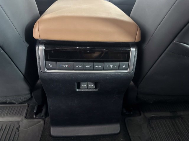 Used 2024 Lexus GX 550 w/ Accessory Package (2T) AWD/4WD image 27