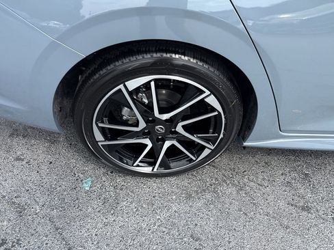 New 2025 Nissan Sentra SR FWD image 23