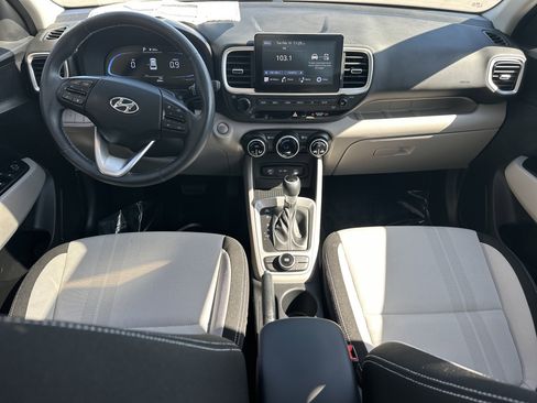 New 2025 Hyundai Venue SEL image 16