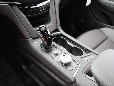 New 2026 Cadillac XT5 Luxury image 26