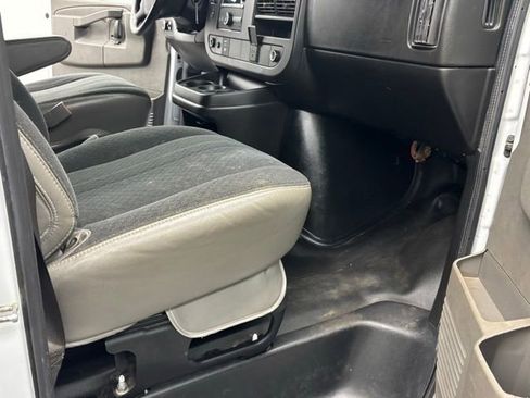 Used 2022 GMC Savana 2500 w/ Driver Convenience Package image 26