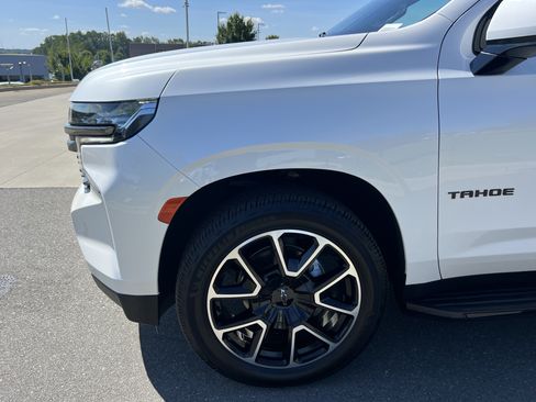 Used 2022 Chevrolet Tahoe RST w/ Luxury Package AWD/4WD image 12