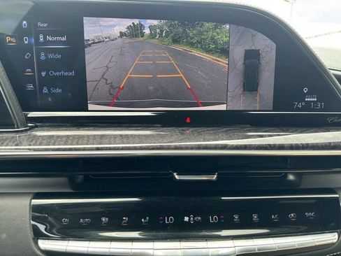 Certified 2021 Cadillac Escalade Premium Luxury AWD/4WD image 23