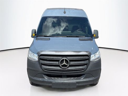 Used 2019 Mercedes-Benz Sprinter 144 image 8