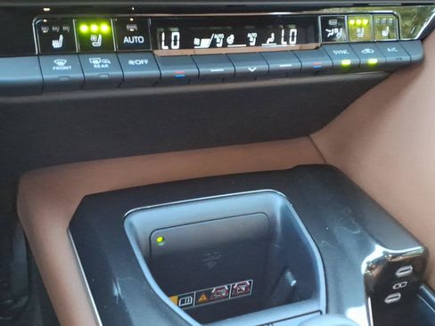 Certified 2026 Toyota Crown Signia AWD/4WD image 18