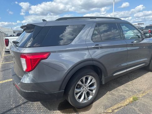 Used 2023 Ford Explorer XLT w/ Equipment Group 202A AWD/4WD image 14