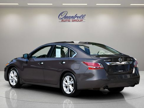 Used 2015 Nissan Altima 2.5 SL w/ Technology Package FWD image 6