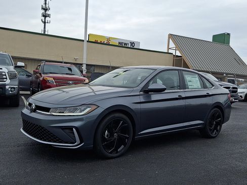 New 2026 Volkswagen Jetta SE FWD image 2