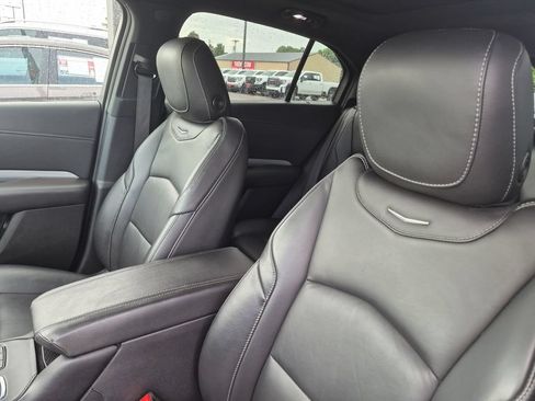 Used 2020 Cadillac XT4 Premium Luxury w/ Cold Weather Package FWD image 10