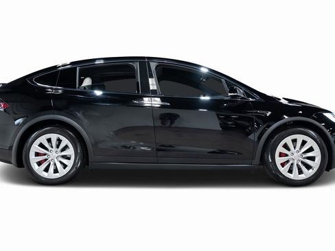Used 2021 Tesla Model X Performance image 18