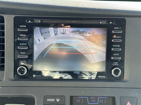 Used 2020 Toyota Sienna LE image 26