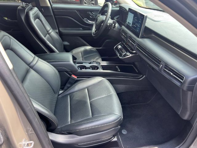 Used 2025 Lincoln Corsair Grand Touring AWD/4WD image 15