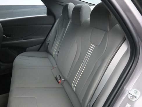 Certified 2022 Hyundai Elantra SEL w/ Preferred Accessory Package image 22