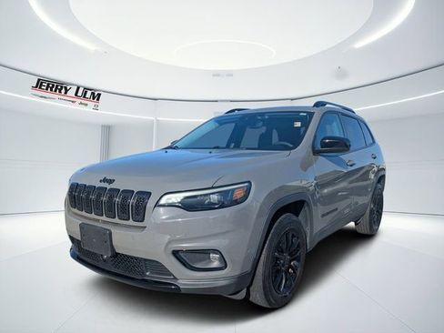 Used 2023 Jeep Cherokee Altitude Lux image 6
