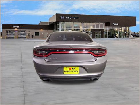 Used 2018 Dodge Charger SXT Plus image 10