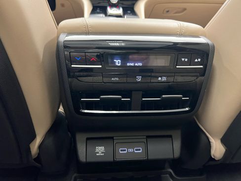 Used 2023 Acura MDX SH-AWD w/ Technology Package image 25