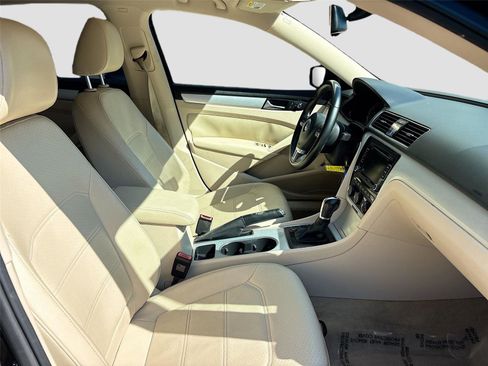 Used 2013 Volkswagen Passat 2.5 SE image 31