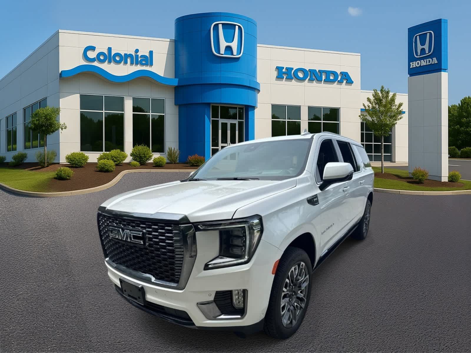 Used 2023 GMC Yukon XL Denali Ultimate AWD/4WD image 2