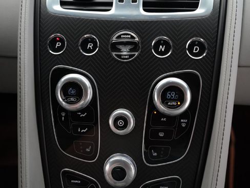 Used 2016 Aston Martin Vanquish Coupe RWD image 31