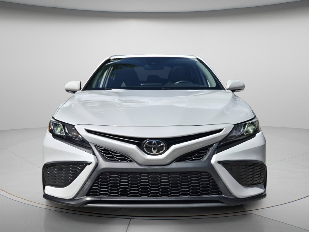 Used 2022 Toyota Camry SE w/ Audio Upgrade Package FWD image 4