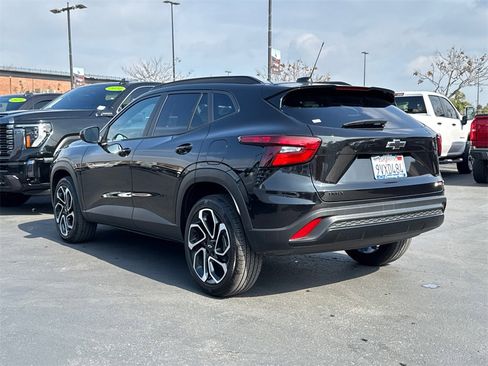 Used 2026 Chevrolet Trax RS image 9