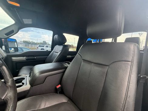 Used 2016 Ford F250 Lariat w/ Lariat Interior Package AWD/4WD image 13