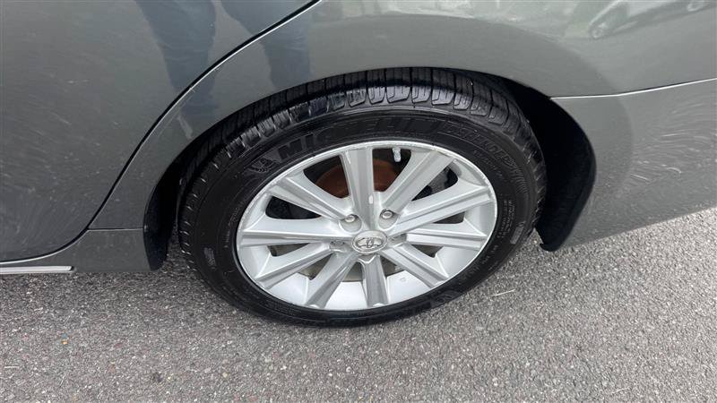 Used 2012 Toyota Camry XLE w/ Leather Pkg FWD image 31