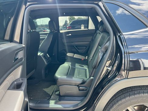 Used 2021 Volkswagen Atlas Cross Sport SE FWD image 27