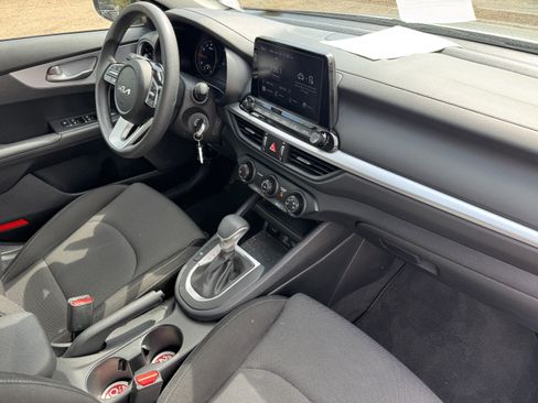 Used 2024 Kia Forte LXS FWD image 19