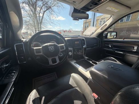 Used 2015 RAM 1500 Laramie w/ Convenience Group image 18