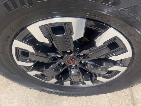 Certified 2023 Nissan Frontier PRO-4X w/ Technology Package image 40