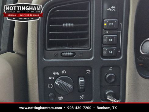 Used 2004 Chevrolet Silverado 2500 LS w/ Heavy-Duty Power Package AWD/4WD image 15