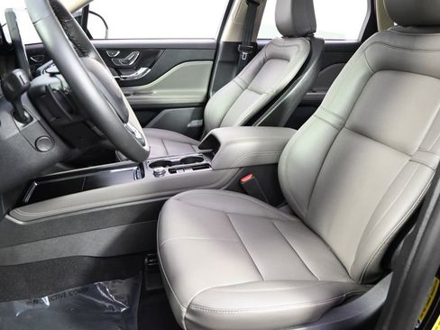 New 2026 Lincoln Corsair Reserve w/ Jet Appearance Package AWD/4WD image 13