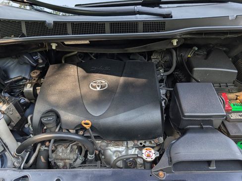 Used 2020 Toyota Sienna XLE Premium AWD/4WD image 28
