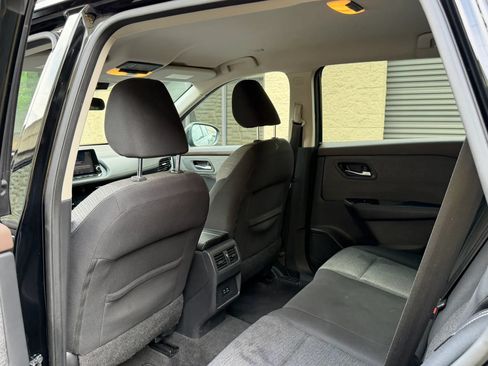 Used 2022 Nissan Rogue SV FWD image 30