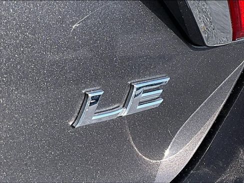 Used 2015 Toyota Camry LE FWD image 10