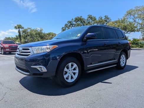 Used 2012 Toyota Highlander SE w/ Tow Pkg FWD image 8