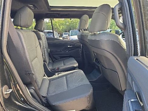 Used 2025 Lexus GX 550 w/ Accessory Package (Z1) AWD/4WD image 11