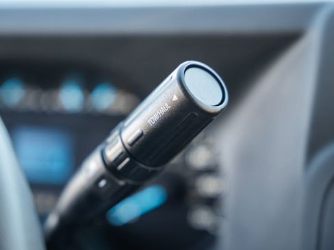 Used 2023 Ford E-450 and Econoline 450 Super Duty w/ Power Windows & Locks Group image 25